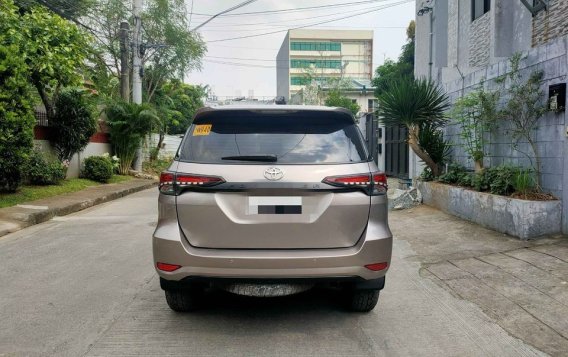 White Toyota Fortuner 2018 for sale in Automatic-4