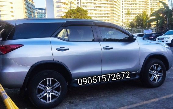 Selling Silver Toyota Fortuner 2017 in Quezon City-3