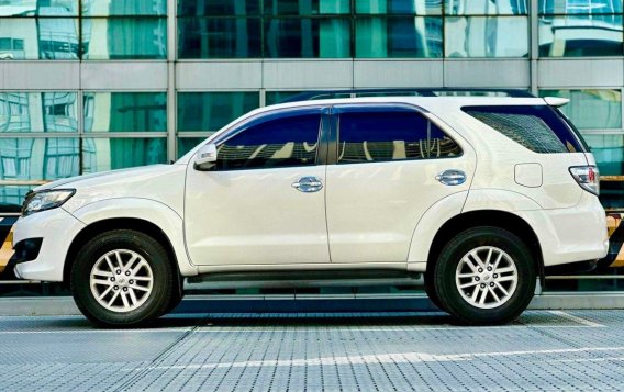 White Toyota Fortuner 2012 for sale in Makati-6