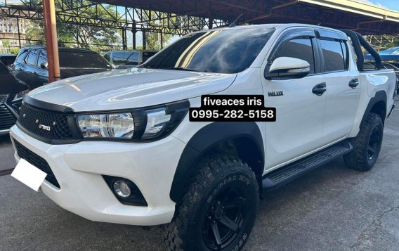 Sell White 2017 Toyota Hilux in Mandaue-2