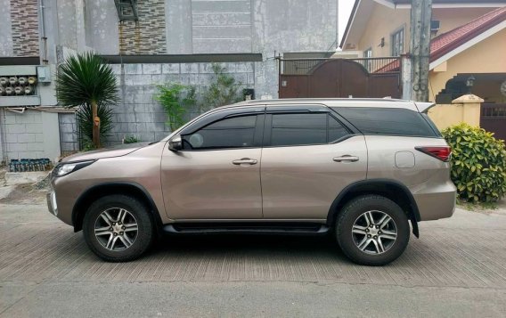 White Toyota Fortuner 2018 for sale in Automatic-7