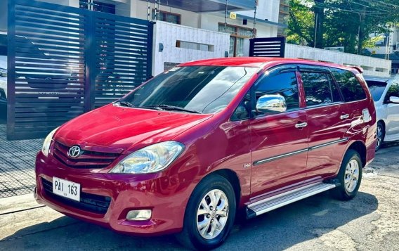 Sell White 2010 Toyota Innova in Pasig