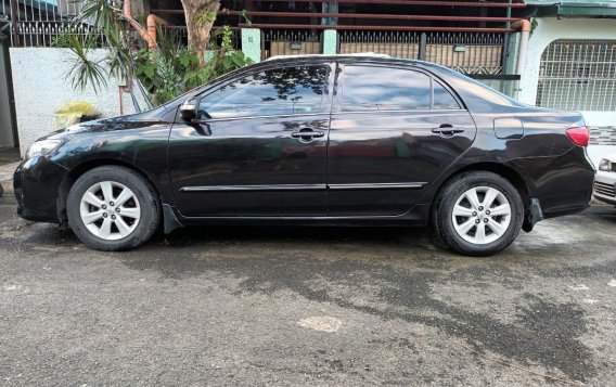 Selling White Toyota Altis 2010 in Manila