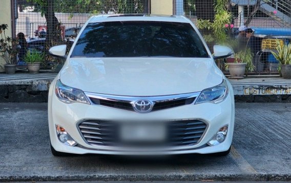 Sell White 2014 Toyota Avalon in Manila-1