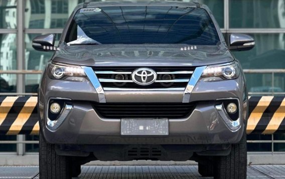 Selling Bronze Toyota Fortuner 2016 in Makati-1