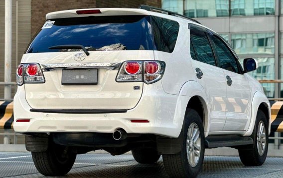 Selling White Toyota Fortuner 2012 in Makati-5