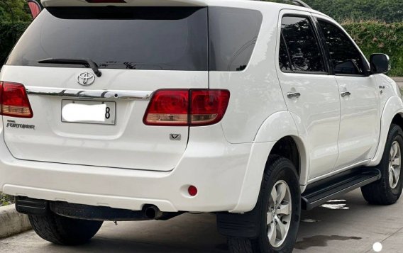 Sell White 2005 Toyota Fortuner in Pasay-3