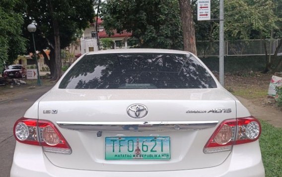 Sell White 2011 Toyota Altis in Quezon City-5