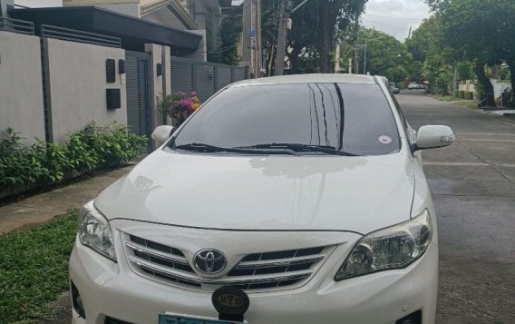 Sell White 2011 Toyota Altis in Quezon City-1