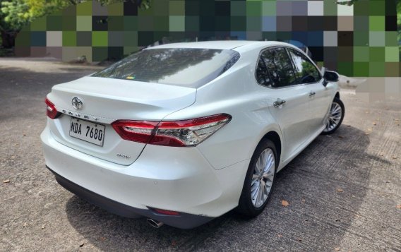 Sell White 2019 Toyota Camry in Pasay-4