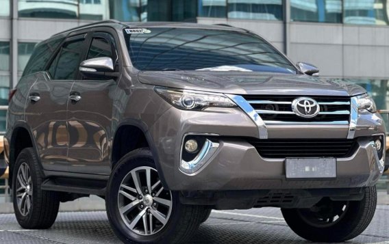 Selling Bronze Toyota Fortuner 2016 in Makati