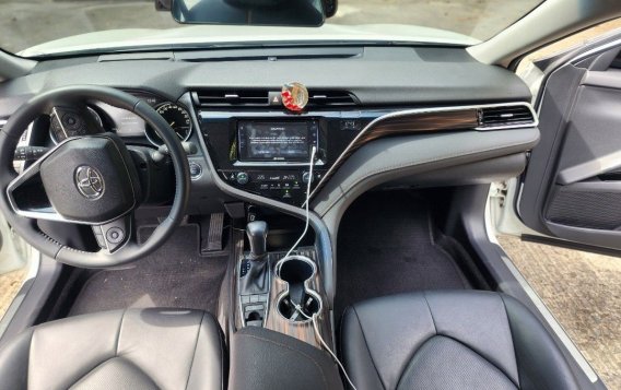 Sell White 2019 Toyota Camry in Pasay-7