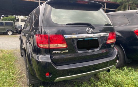 Selling White Toyota Fortuner 2006 in Pasig-1