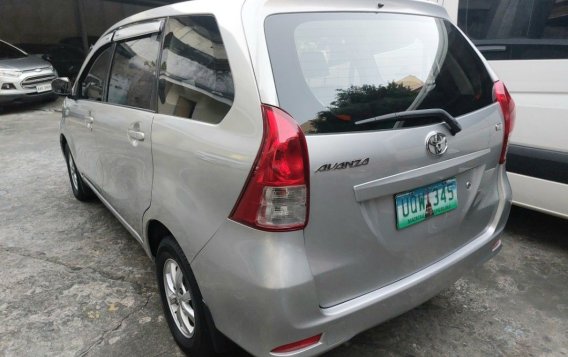 Selling White Toyota Avanza 2014 in Quezon City-4