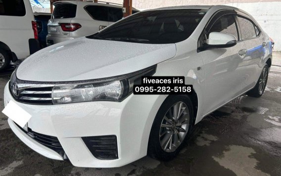 Sell White 2015 Toyota Corolla altis in Mandaue-1