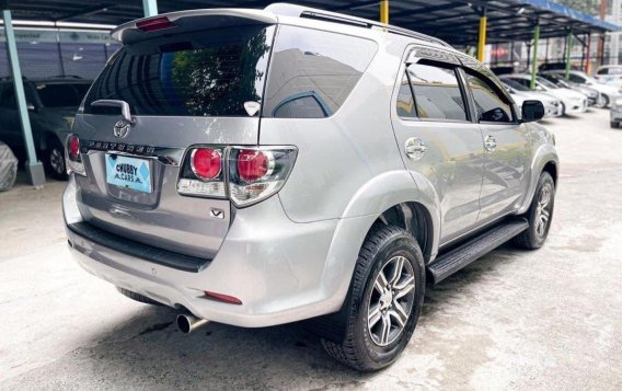 Silver Toyota Fortuner 2015 for sale in Quezon City-3