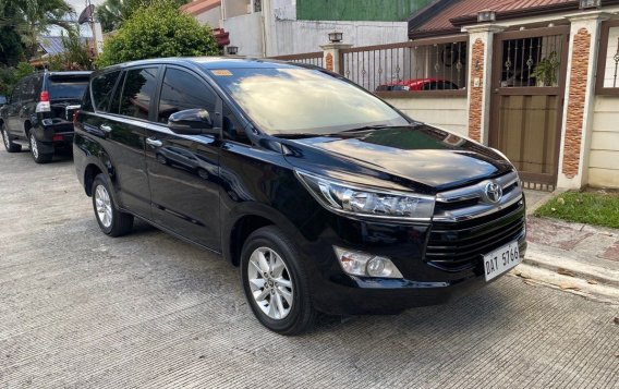 Selling White Toyota Innova 2021 in Quezon City