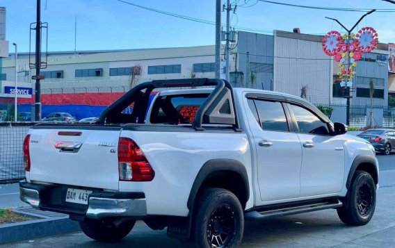 Sell White 2019 Toyota Hilux in Manila-5
