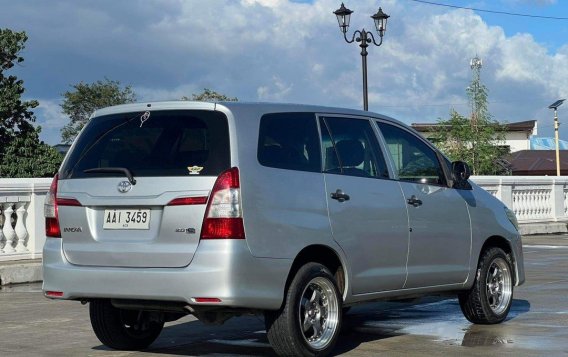 Selling White Toyota Innova 2014 in Parañaque-4