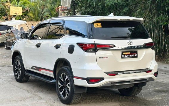White Toyota Fortuner 2019 for sale in Manila-3