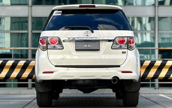 Selling White Toyota Fortuner 2012 in Makati-4