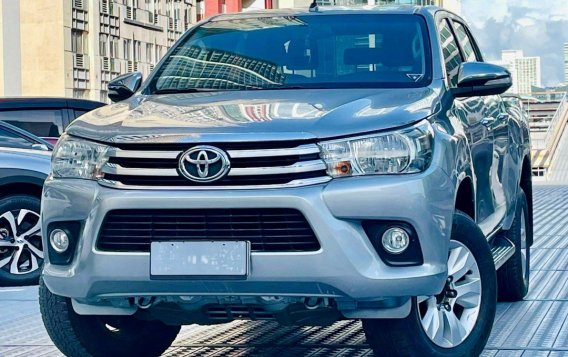 White Toyota Hilux 2016 for sale in Makati-2