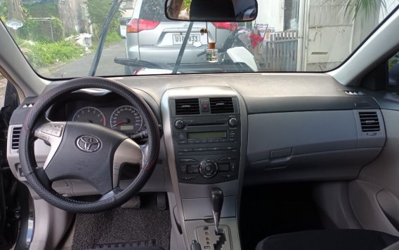 Selling White Toyota Altis 2010 in Manila-5