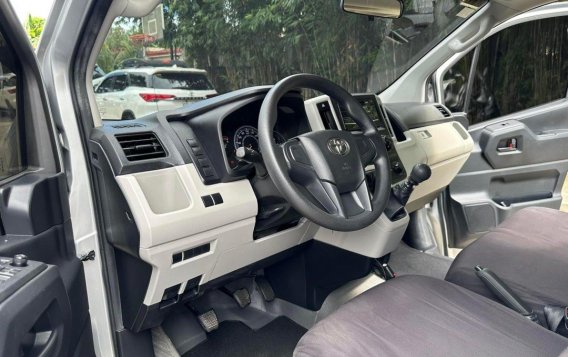 White Toyota Hiace 2021 for sale in Manual-5