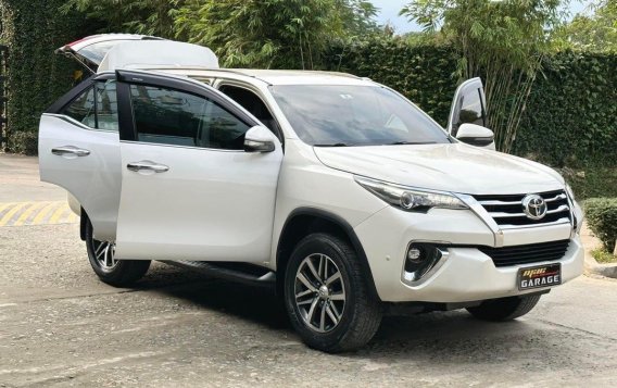 White Toyota Fortuner 2019 for sale in 