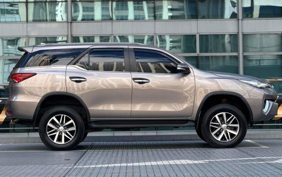 Bronze Toyota Fortuner 2016 for sale in Automatic-6