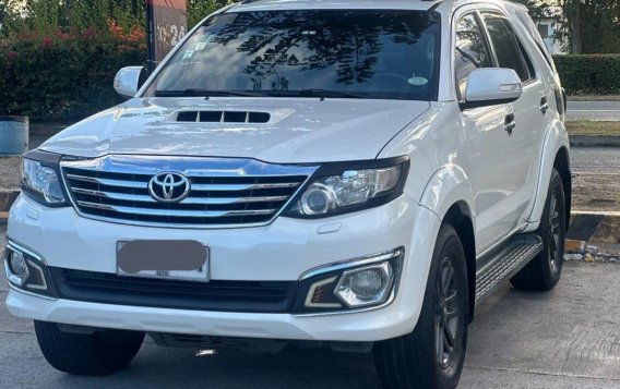 White Toyota Fortuner 2015 for sale in Manila-1