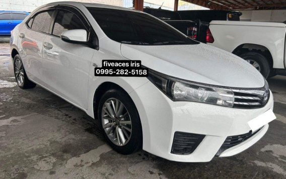 Sell White 2015 Toyota Corolla altis in Mandaue