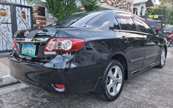 Selling White Toyota Altis 2013 in Manila-4