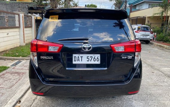 Selling White Toyota Innova 2021 in Quezon City-3