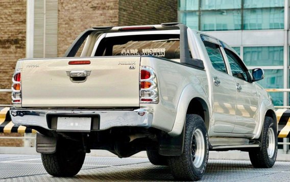 White Toyota Hilux 2009 for sale in -5