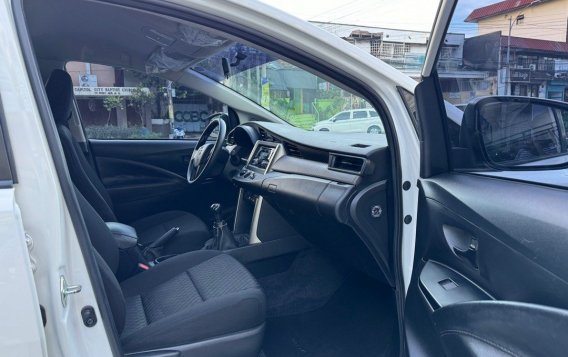 Sell Green 2019 Toyota Innova in Quezon City-4