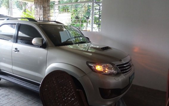 Selling White Toyota Fortuner 2013 in Biñan-1