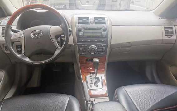 White Toyota Altis 2009 for sale in Quezon City-3