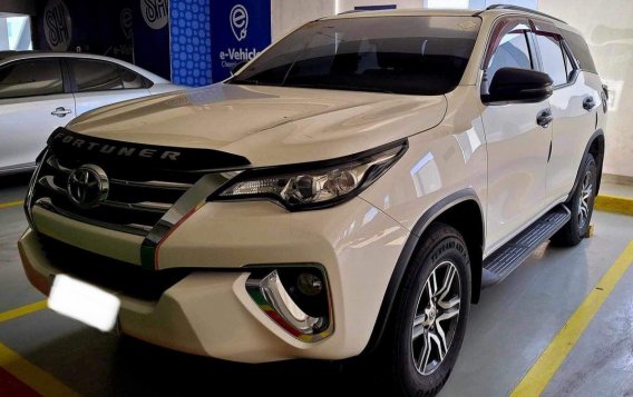 White Toyota Fortuner 2019 for sale in Automatic-4