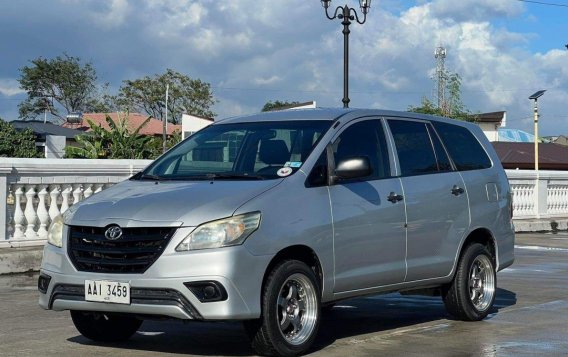 Selling White Toyota Innova 2014 in Parañaque-3