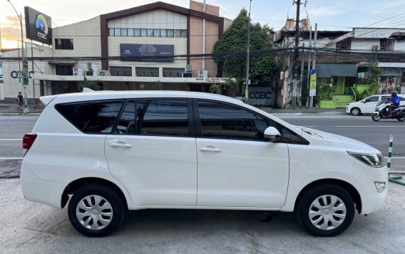 Sell Green 2019 Toyota Innova in Quezon City-2