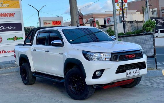Sell White 2019 Toyota Hilux in Manila-1