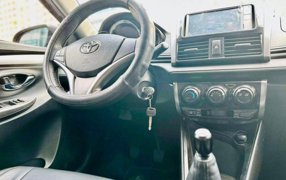 Selling White Toyota Vios 2018 in Makati-4