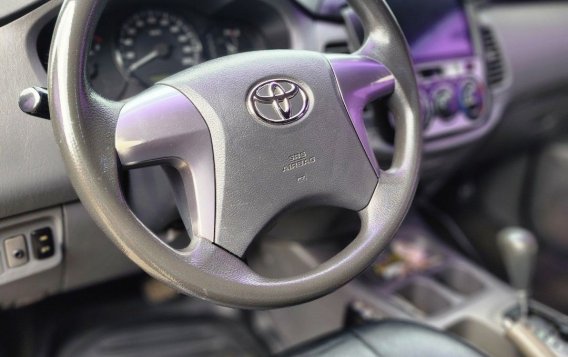 White Toyota Innova 2015 for sale in -6