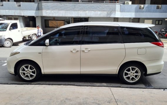 White Toyota Previa 2008 for sale in Makati-3