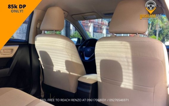 Selling White Toyota Altis 2019 in Manila-3