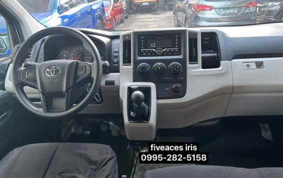 Selling White Toyota Hiace 2023 in Mandaue-3