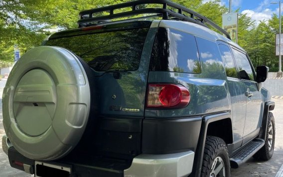 White Toyota Fj Cruiser 2017 for sale in Makati-3