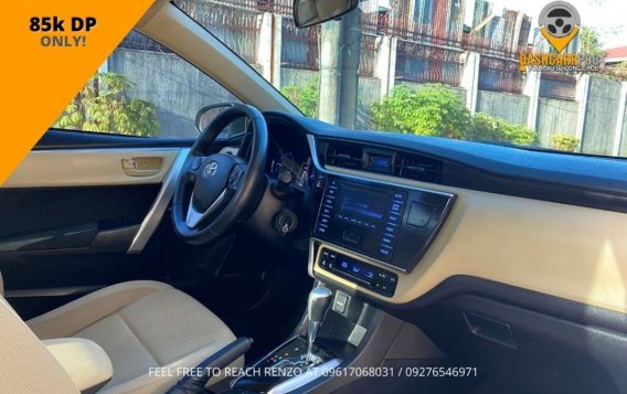 Selling White Toyota Altis 2019 in Manila-4