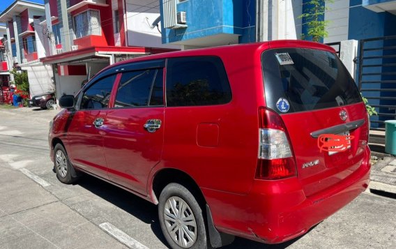 Selling White Toyota Innova 2015 in Makati-2